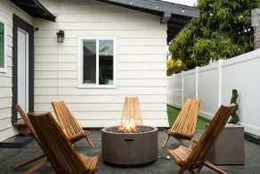 *Golden Getaway* 5 Beds / 8 Minutes to Downtown - Image 3