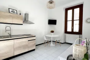 One-bedroom apartment in the pedestrian zone - Image 5