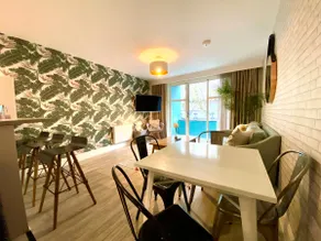 Beautiful 2 Bedroom Apartment inc. Parking & Wifi - Image 3