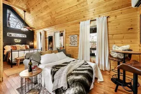 The Modern Mini Cabin w Hot Tub, Firepit & WiFi - Image 5