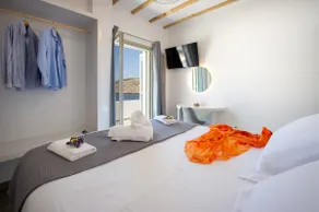 Droufakos’ home, Lux seafront apartment w. View - Image 2
