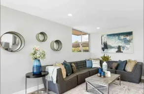 Stylish 2 Bedroom Condo - Image 2