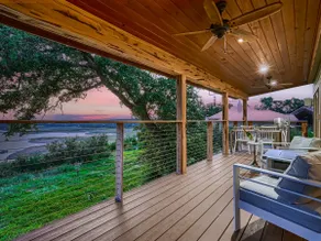 Lakefront Sunset Retreat — King Bed, Lake Travis - Image 4