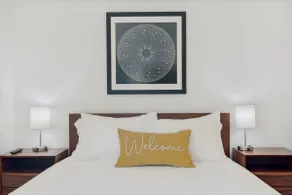 Eco-friendly 2-bedroom Apartment - 80 Walkscore! - Image 3