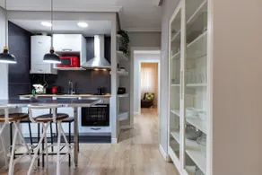 Elliptical Square - 1 bedroom, 1 bath - Image 2