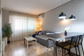 Elliptical Square - 1 bedroom, 1 bath - Image 3