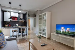 Elliptical Square - 1 bedroom, 1 bath - Image 4
