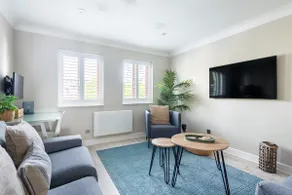 Hideaway - Exclusive marina development, town centre, with parking - Image 2