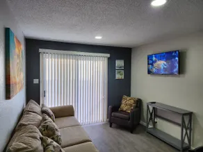Luxury Apartment Suite 8 - Image 3