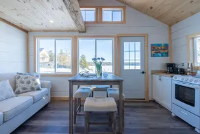 The Turquoise Cottage - Image 5