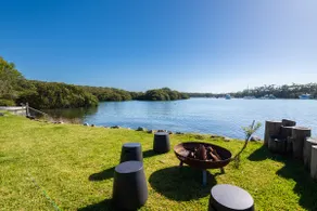 Tide | 3pm checkout | Waterfront | Fire pit - Image 3