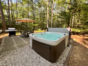 Dog-Friendly Near Ski Mtn w/ Hot Tub & Fireplace - Image 2