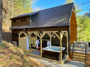 Cozy Creekside Cabin on 64 Private Acres - Image 2