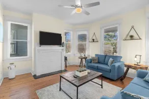 Farmhouse 3 bedroom downtown by River Walk No cleaning fee - Image 3