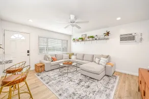 1 Bedroom Apt in Eastside Costa Mesa - Image 3