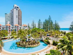 Gold Coast Calypso Plaza Suites Coolangatta Beach - Image 2