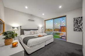 MCG Grand Royal Penthouse - Image 4