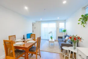 Modern Guest Suite in Kitsilano - Image 3