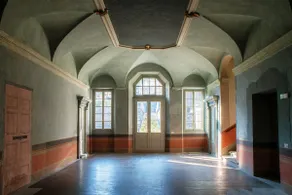 The Castle - Luxury House - Image 2