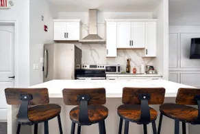 ROOF TOP 2-Bedroom PentHouse ! ! ! - Image 5