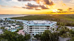 Oceanview Penthouse Paradise - Image 5