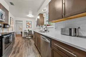Gainesville Gem off University Ave: 4BR Sleeps 12 - Image 5