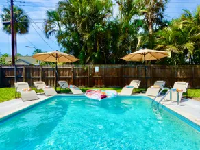 Heated Pool + Lanai | 10 min Beach | Game Room - Image 4