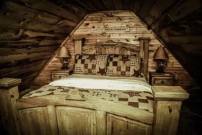 Longhorn Cabin (adults-only) - Image 4