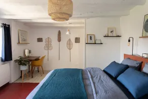 Cozy and cheerful home - Image 3