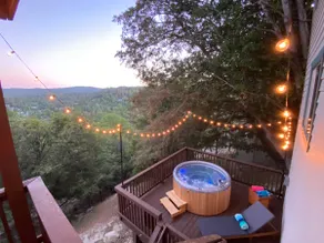 Cabin with Lake Views and Hot Tub, Lake Pass - Image 5