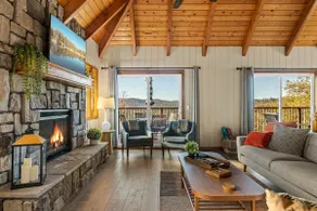 Cabin with Lake Views and Hot Tub, Lake Pass - Image 3