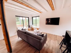 Premium Mountain Lodge Wine Level - Image 3