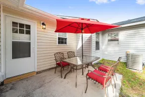 Minutes to Camp Lejeune, MCAS, & Beach. Sleeps 5 - Image 4