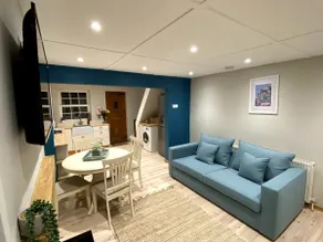 The Lost Lobster - 2 bedroom cottage with parking - Image 2