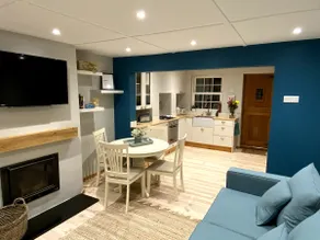 The Lost Lobster - 2 bedroom cottage with parking - Image 4