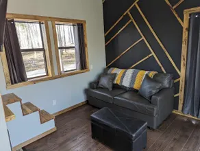 Off-Grid ”Sweet B” Cabin - Image 3