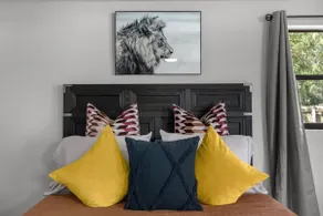 Comfy Studio Guest Suite - Image 4