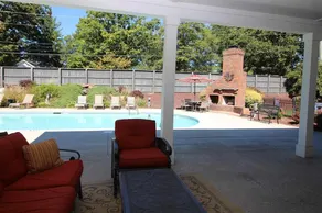 Gated Townhouse in Clemson with Pool and Gas Grill - Image 3