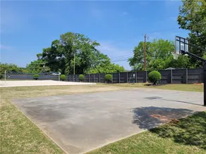 Gated Townhouse in Clemson with Pool and Gas Grill - Image 4