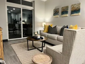 Modern Home (6.7 mi from Churchill Downs) - Image 3