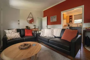 Cottage with Piano, Books & Games in the Hunter - Image 3