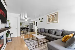 Relaxing 3BR Home - Free Parking, Next to Shops - Image 3