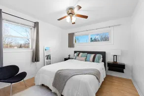 Relaxing 3BR Home - Free Parking, Next to Shops - Image 2