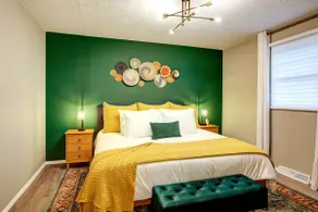 Pet-Friendly•Walk to ETSU•Sleeps 6•Cozy & Stocked - Image 5
