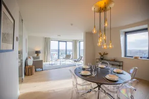 Georgie Light, lofty luxurious - Image 2