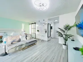 Fully Remodeled condo a few steps to beach Free parking WiFi - Image 2