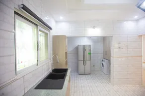 Spacious and secure duplex!!! - Image 5