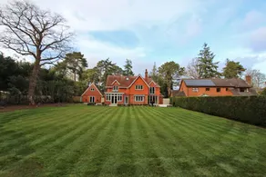Luxury Family Home in the centre of The New Forest - Image 2