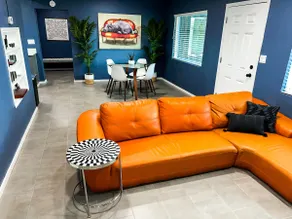 Cozy Orange Dream - 4 minutes -> U of A/Down Town - Image 3