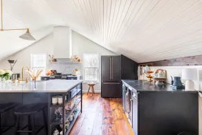 1800s Post Office Turned Luxury Couples Getaway - Image 2